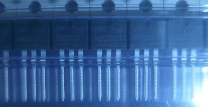 MBR20200CT 20A/200V TO-220 肖特基整流二极管 原装正品现货 財