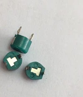 30PF塑封6mm可调电容微调电容可变电容绿色 2脚全新