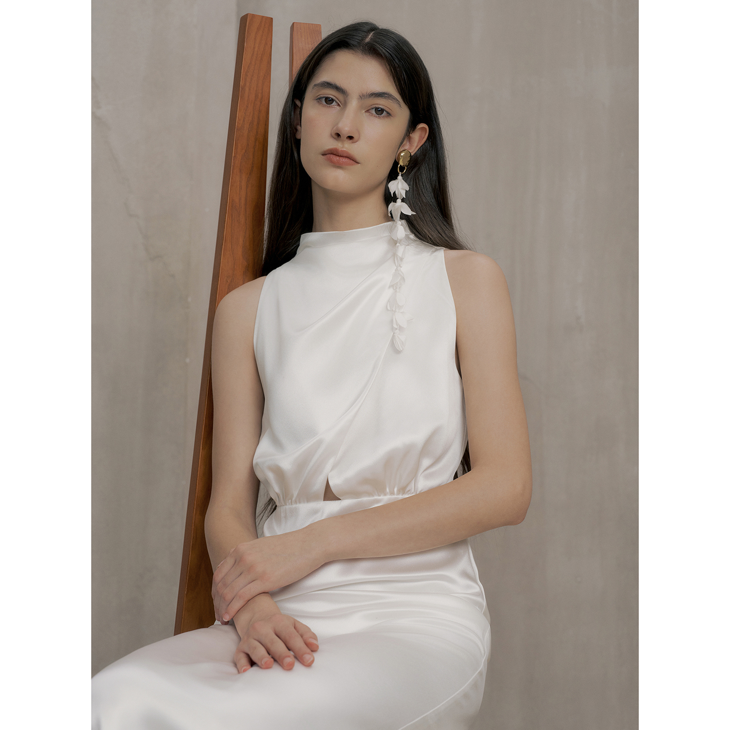 TANSSHOP半高领白裙轻婚纱