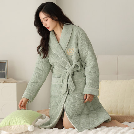 睡袍秋冬款女珊瑚绒三层夹棉加绒加厚冬天睡袍华丽家居服女款冬季