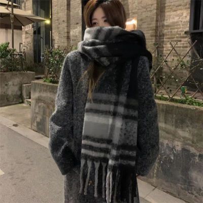 格子围巾冬季百搭保暖加厚马海毛灰色披肩高级围脖两用秋冬中长款