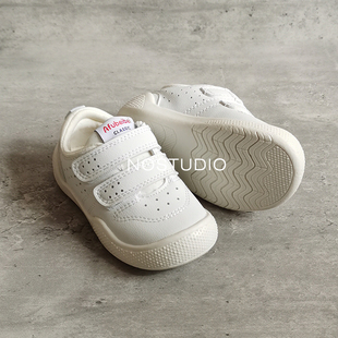 AFU软底宽头幼小童魔术贴白色入园入学防滑运动板鞋