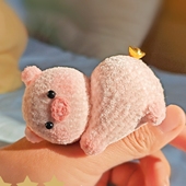 默默 手工钩织猪猪公仔毛绒桌伴侣陪睡玩偶网红摆件 手作坊成品