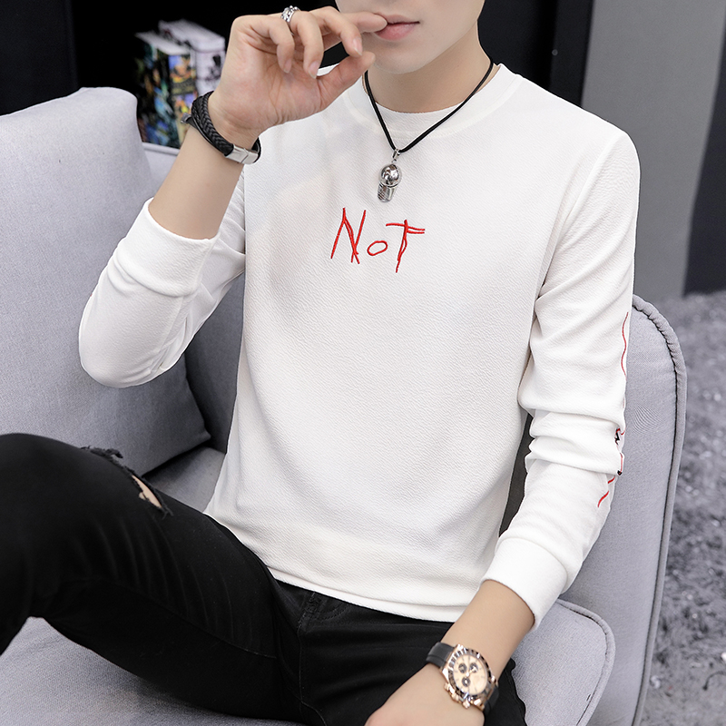 The new round collar embroidered print T-shirt for young men in autumn will be launched in 2019