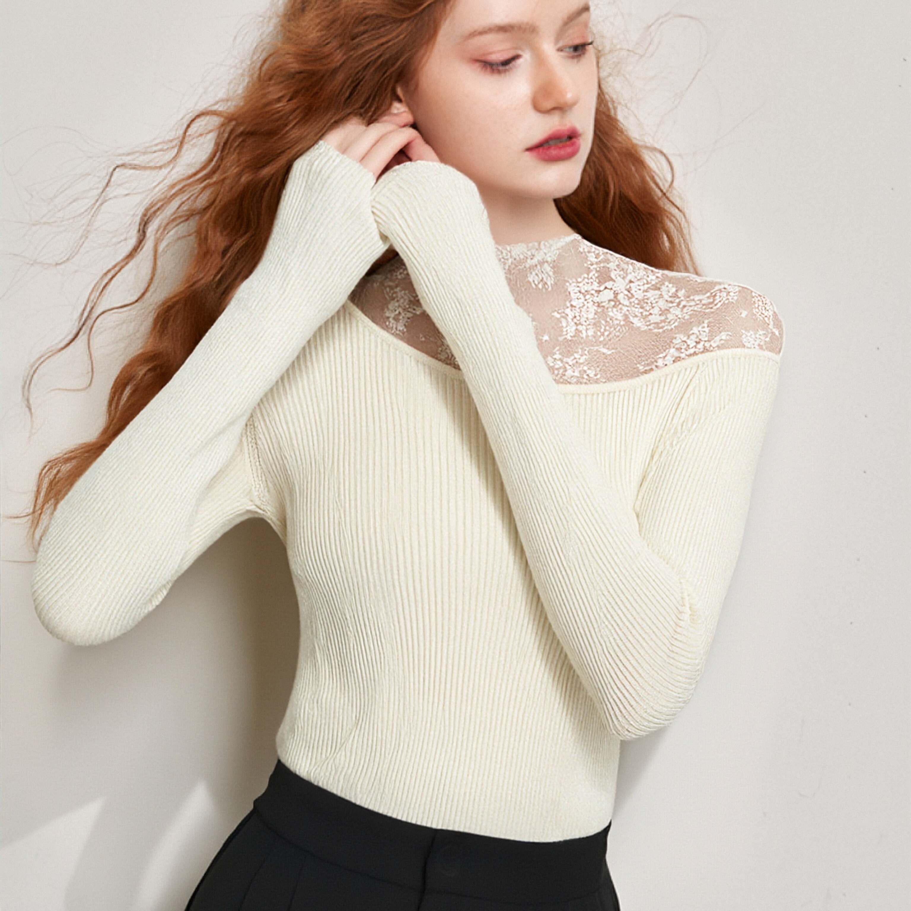 蕾丝拼接半高领毛衣打底针织衫