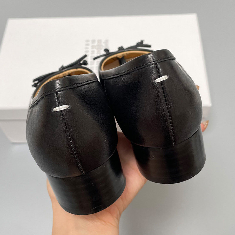 [버전] 2024 돼지 족발 타비 스플릿 토 슈즈 여성용 얕은 입 로우 베이스 미드 힐 보우 발레 슈즈