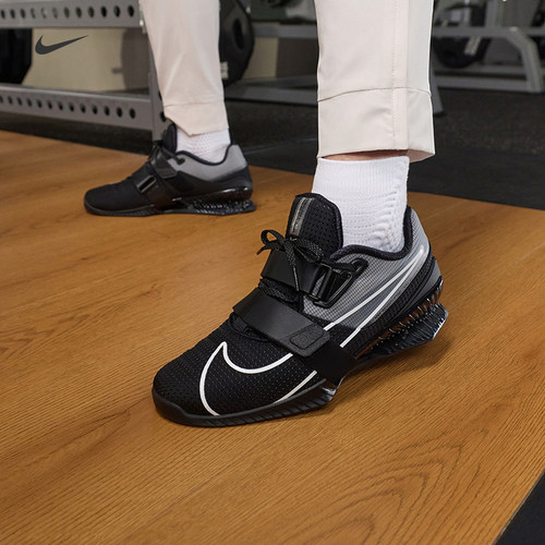 Nike耐克训练支撑抓地举重运动鞋
