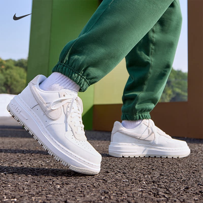 耐克空军一号男子胶底运动鞋冬季低帮NIKE AIR FORCE 1 DD9605