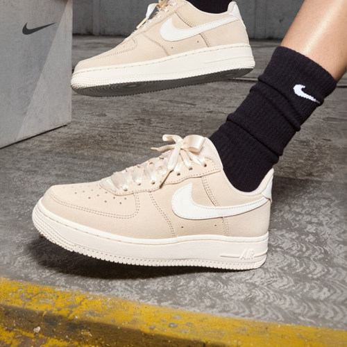 Nike耐克空军一号女子平底运动鞋