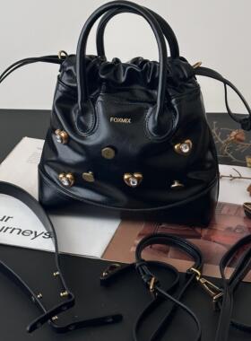 文艺感复古钻扣手提托特包流浪包抽绳褶皱小水桶包女通勤小背包