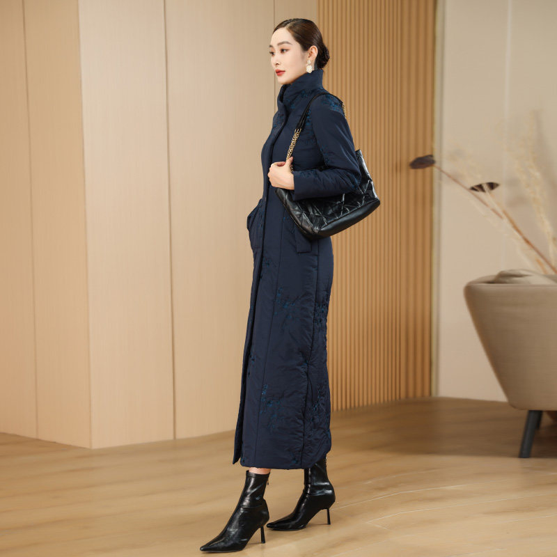 素雅诗丝绵长款韩版修身刺绣棉服