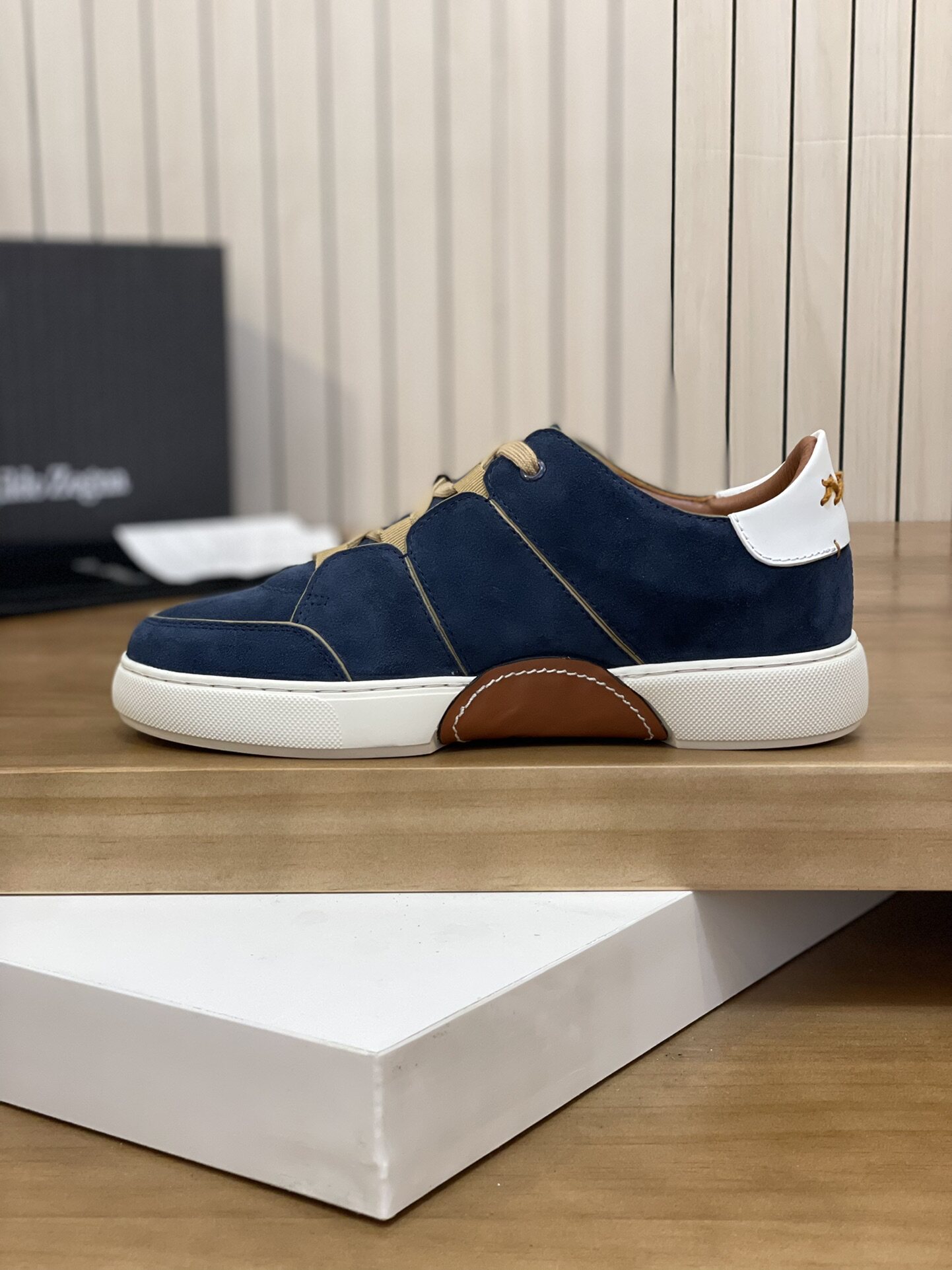 zzz杰家欧洲站男鞋春季新款流百搭男板鞋轻奢磨砂真皮运动休闲鞋