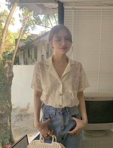 Real shot real price Korean version loose and thin, vintage hollow out lace button up shirt, versatile student short sleeved cardigan