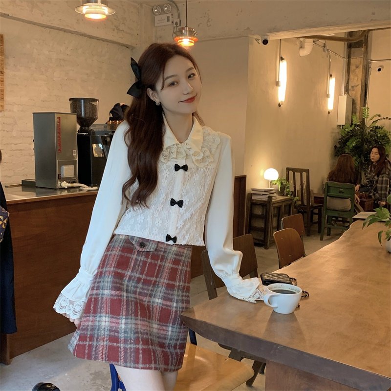 Real price slim sweet lace stitching fake two shirts + high waist versatile plaid skirt