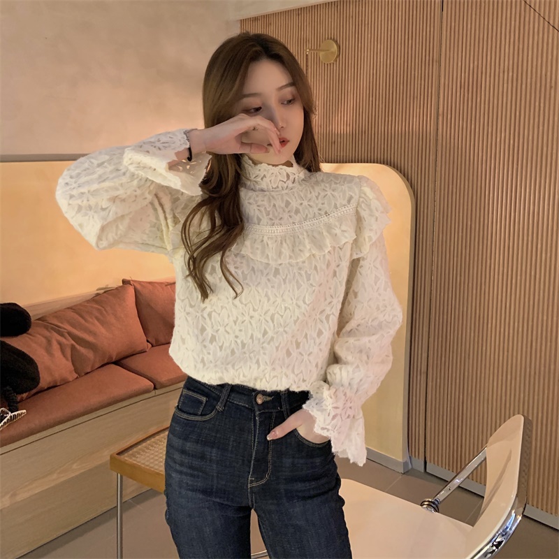 Real price Korean slim and sweet student long sleeve Round Neck Lace Top versatile student bottom coat