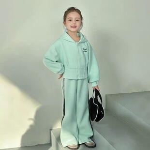 女童绿色运动套装春装2026新款儿童粉色连帽卫衣外套阔腿裤两件套