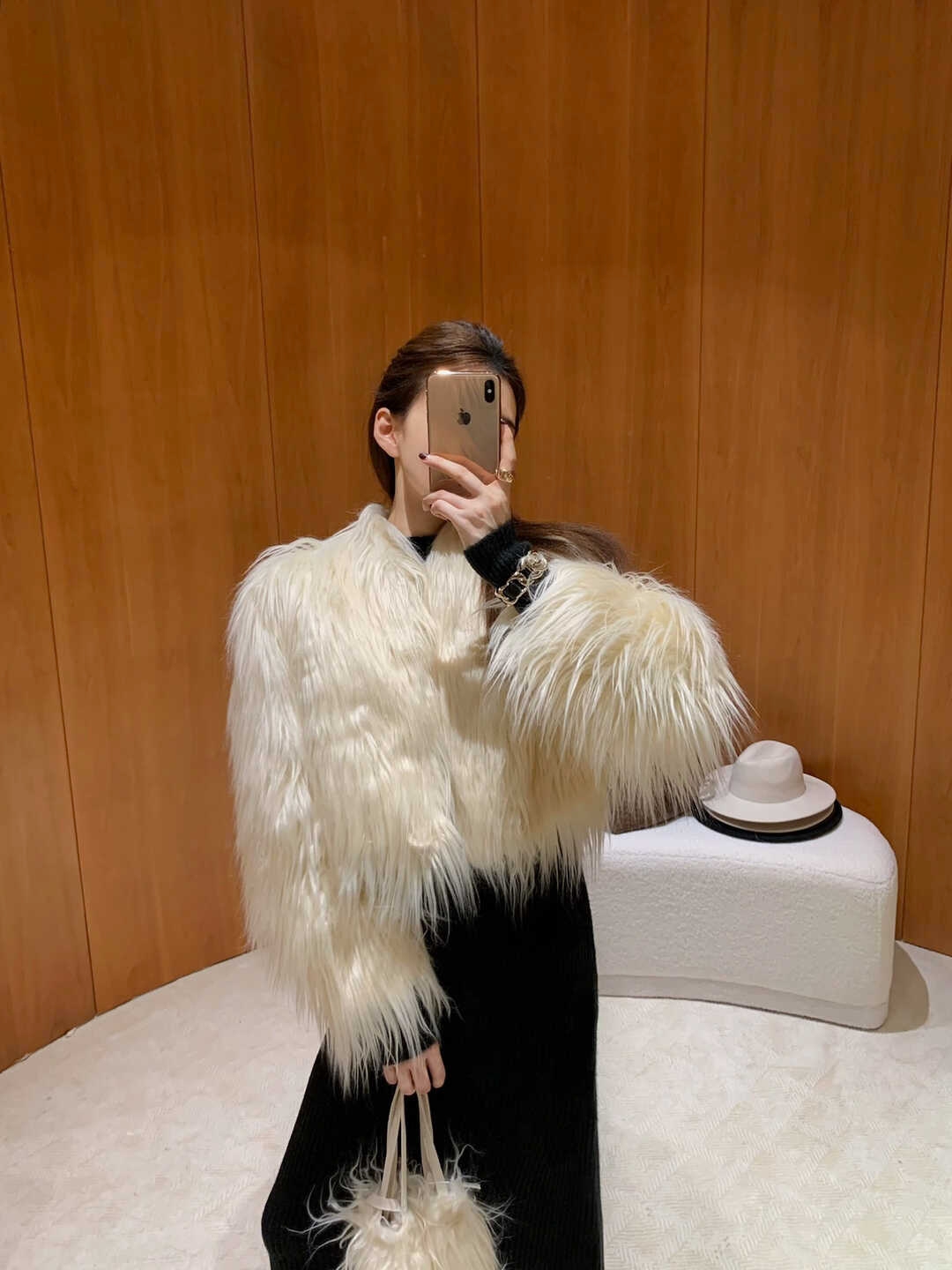 冬款贵气小千金EASE气质韩系定制面料长毛绒 加厚短外套(配包包)