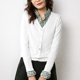 白色毛衣女款2025冬季新款小个子短款韩版V领显瘦外套针织衫开衫