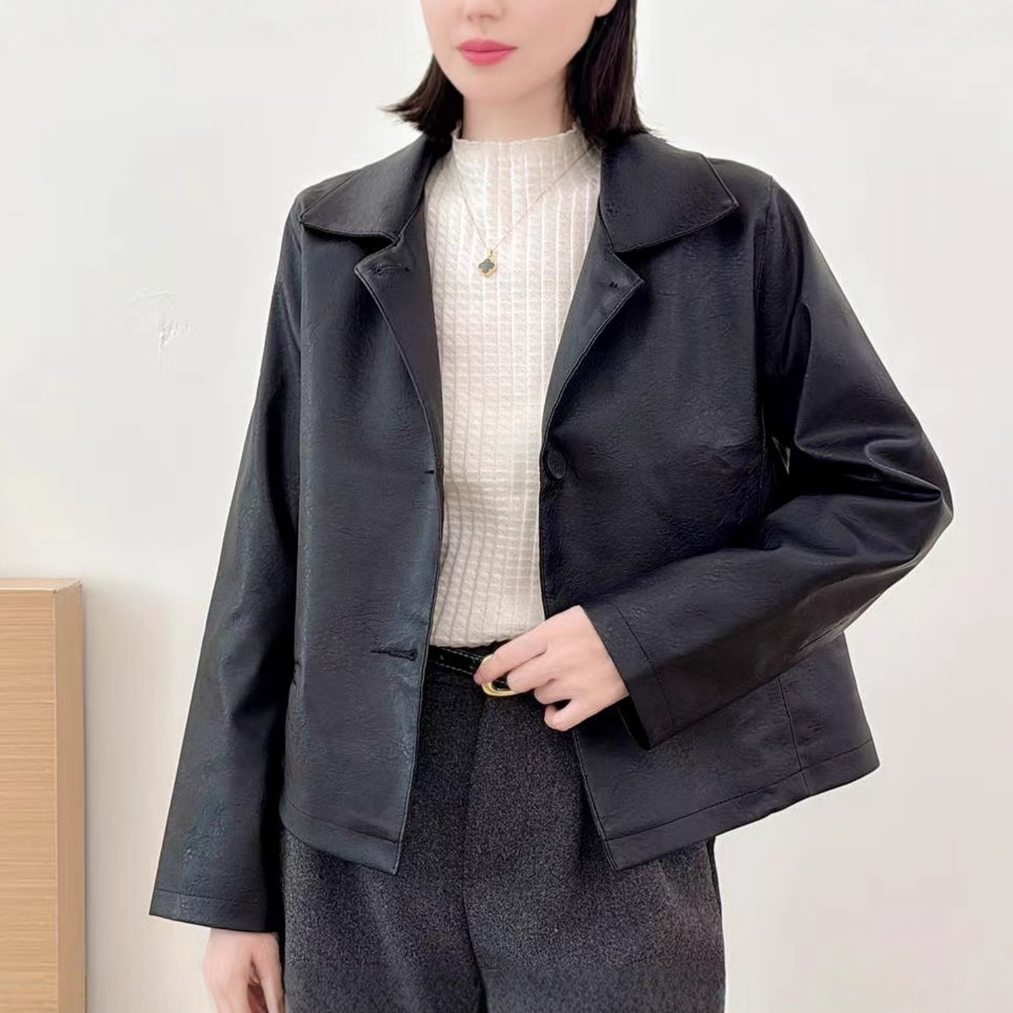 高端小资绝美巨好看外套女款2025春秋季百搭洋气短款PU夹克皮衣女