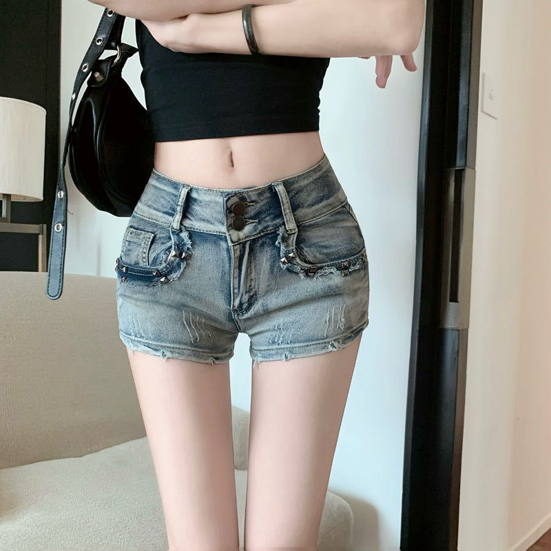 低腰牛仔短裤女夏性感薄款弹力紧身铆钉设计美式直筒包臀超短热裤