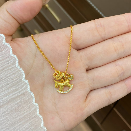 青岛黛美舒饰品石爱心旋转木马铜钱项链女款轻奢小众高级感锁骨链