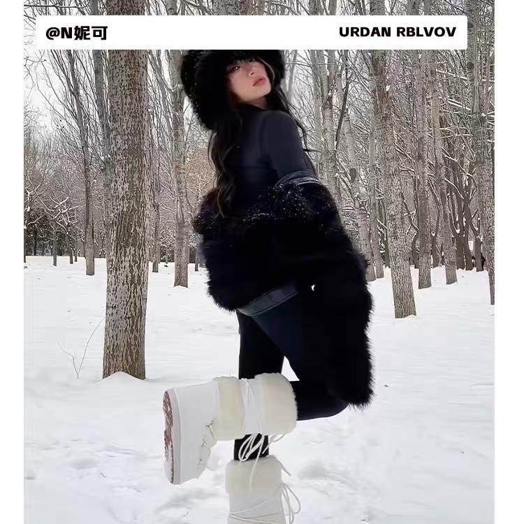 东北哈尔滨租羽绒服漠河冰岛俄罗斯旅游极寒长款雪地靴网红款