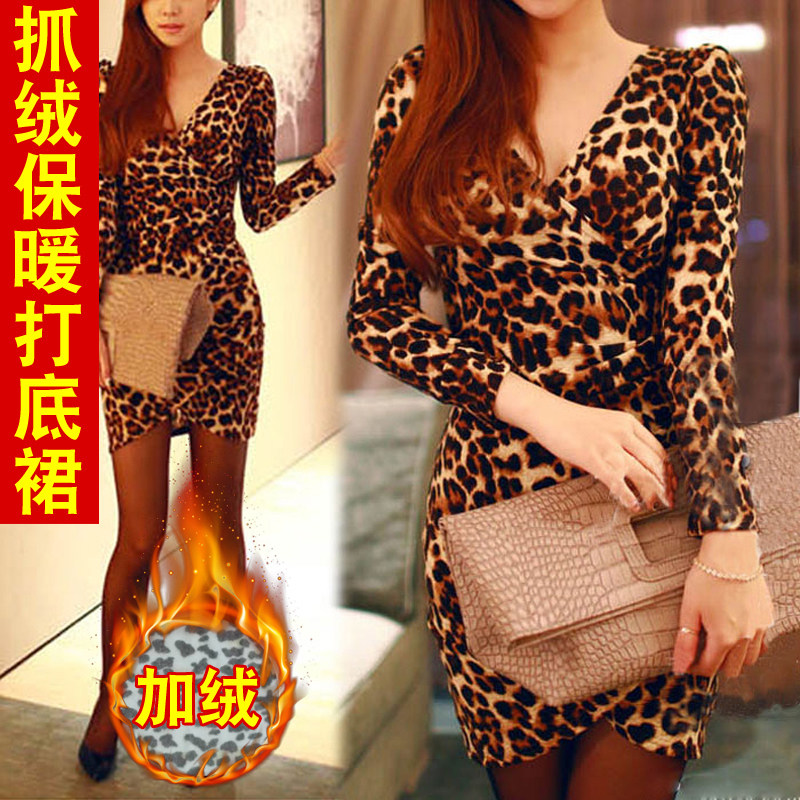 加绒一体绒长袖V领豹纹连衣裙中长款修身大码时尚保暖打底裙