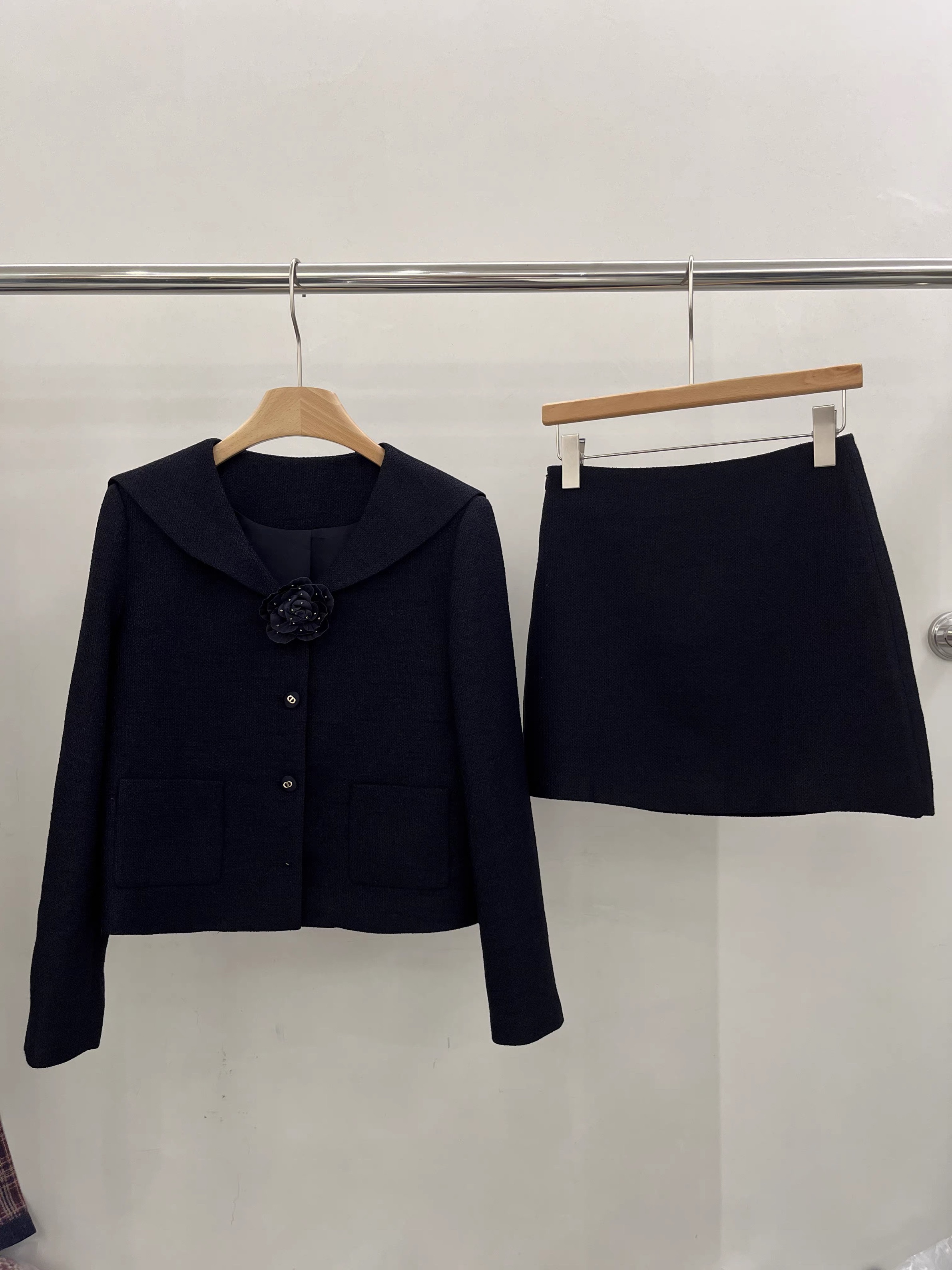 瑞瑞欧货2025秋季新款时尚百搭翻领长袖宽松显瘦短外套女0502