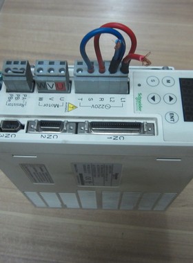 LXM23CU07M3X 原装施耐德伺服驱动器 750W 0.75KW 成色九成 包好