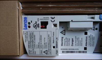 LENZE E82EV371-2C/K2C E82EV402K4C200 E82CV751-2C 伦茨 维修