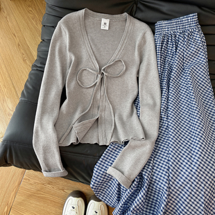 复古高校！韩系V领系带针织开衫女格子半身长裙巨好看的深秋套装