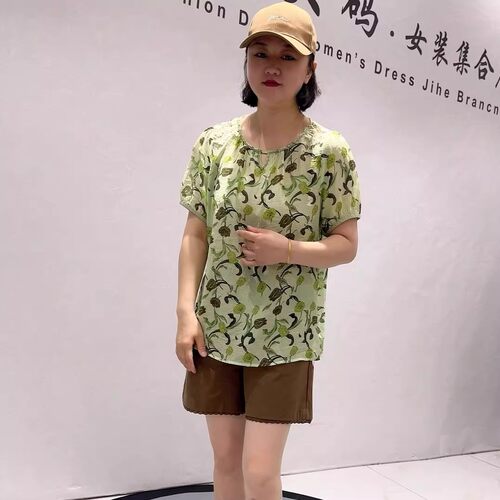芮娜依莲夏季新款大码显瘦短袖衫