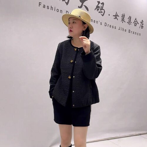 芮娜依莲秋季新款大码显瘦外套女