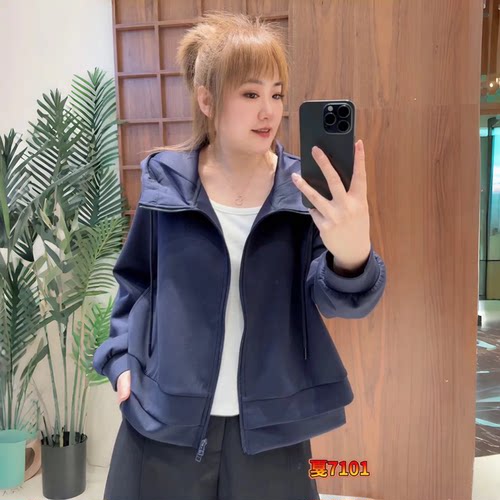戛娜秋季新款大码显瘦连帽外套女