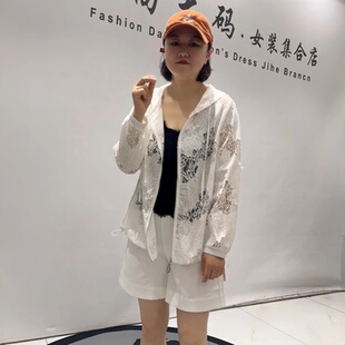 8066芮娜依莲夏季新款欧货连帽蕾丝防晒外套加大码女装胖妹妹开衫