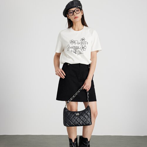 KAKO夏季新品女绣花圆领T恤休闲短袖舒适白色手绘风格5510421
