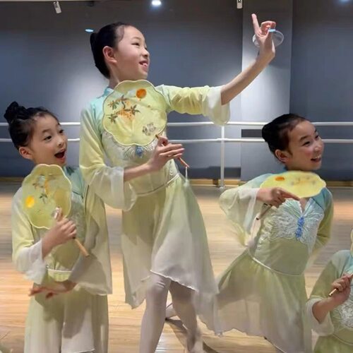 扇语春风舞蹈服抖音旎旎老师古典舞儿童演出服装团扇舞纱衣练功服