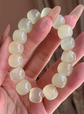 新款青白珠葡萄玉色手链民族风醒狮手持女素圈文玩绕指柔手串