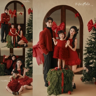 全家福亲子装摄影服装影楼一家三口红色新年主题拍照衣服礼服裙