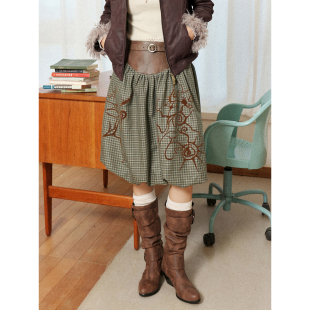 化学少女「苔原印记」波嬉风皮革拼接花苞植绒印花半裙女秋季 新款