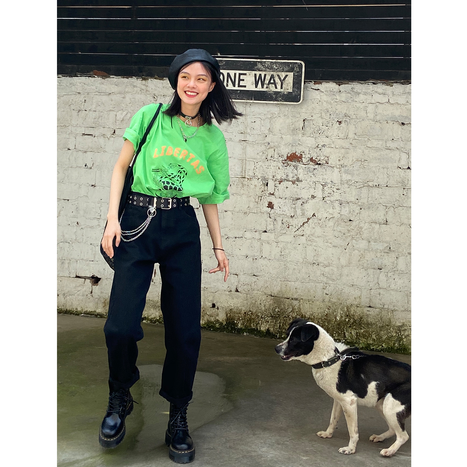 黑色高腰宽松直筒休闲常规牛仔裤