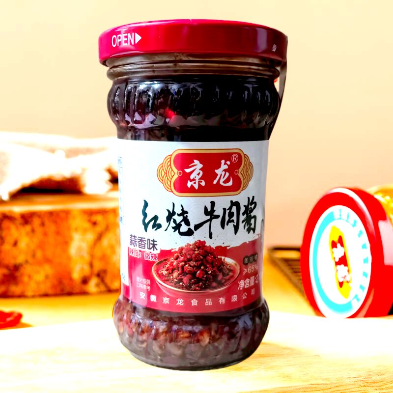 京龙新品红烧牛肉酱味道超好拌面拌饭烧菜微辣带肉丝肉末手工辣酱