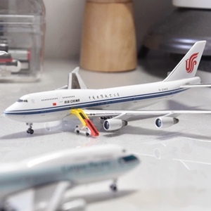 747中国国际航空客机模型合金飞机模型仿真客机模型摆件收藏带轮