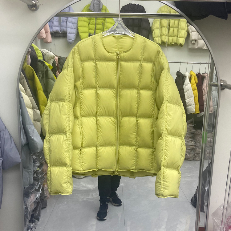 2024冬季新款韩版羽绒服女圆领云朵方块格子90白鸭绒宽松短款时尚