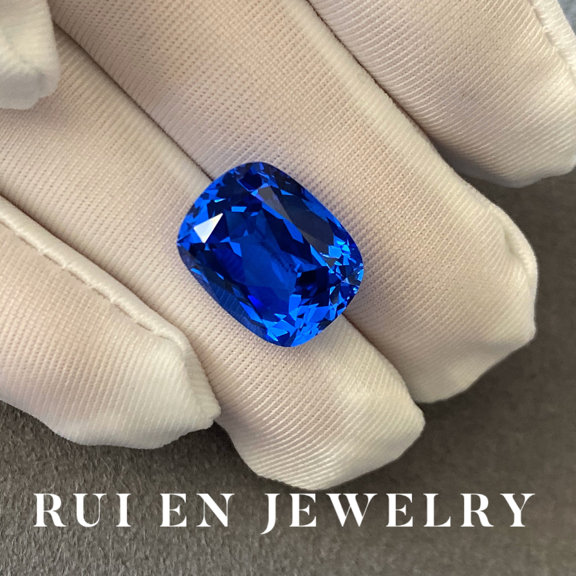 【芮恩珠宝】斯里兰卡再生皇家蓝蓝宝石钴尖晶长枕形垫形定制切割