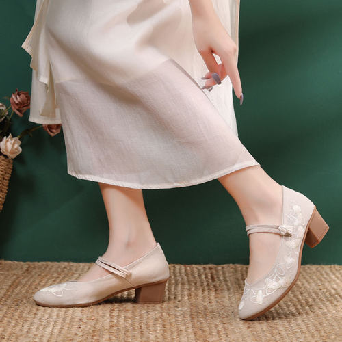 不累脚中式国风高跟布鞋配旗袍