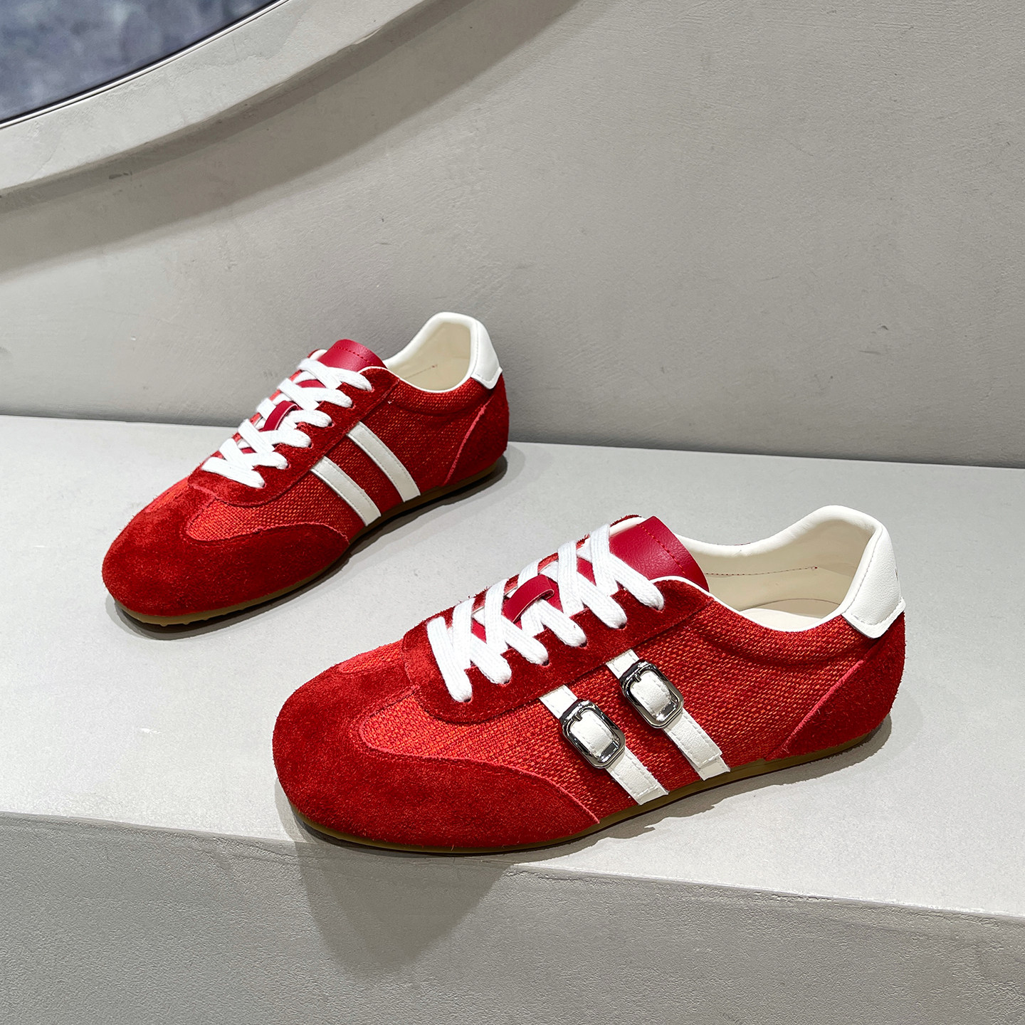 磨砂真皮平底德训鞋女2026新款时尚百搭新年过年红色鞋子休闲板鞋,女鞋,德训鞋,淘宝优惠券,粉丝福利购,淘宝优惠卷