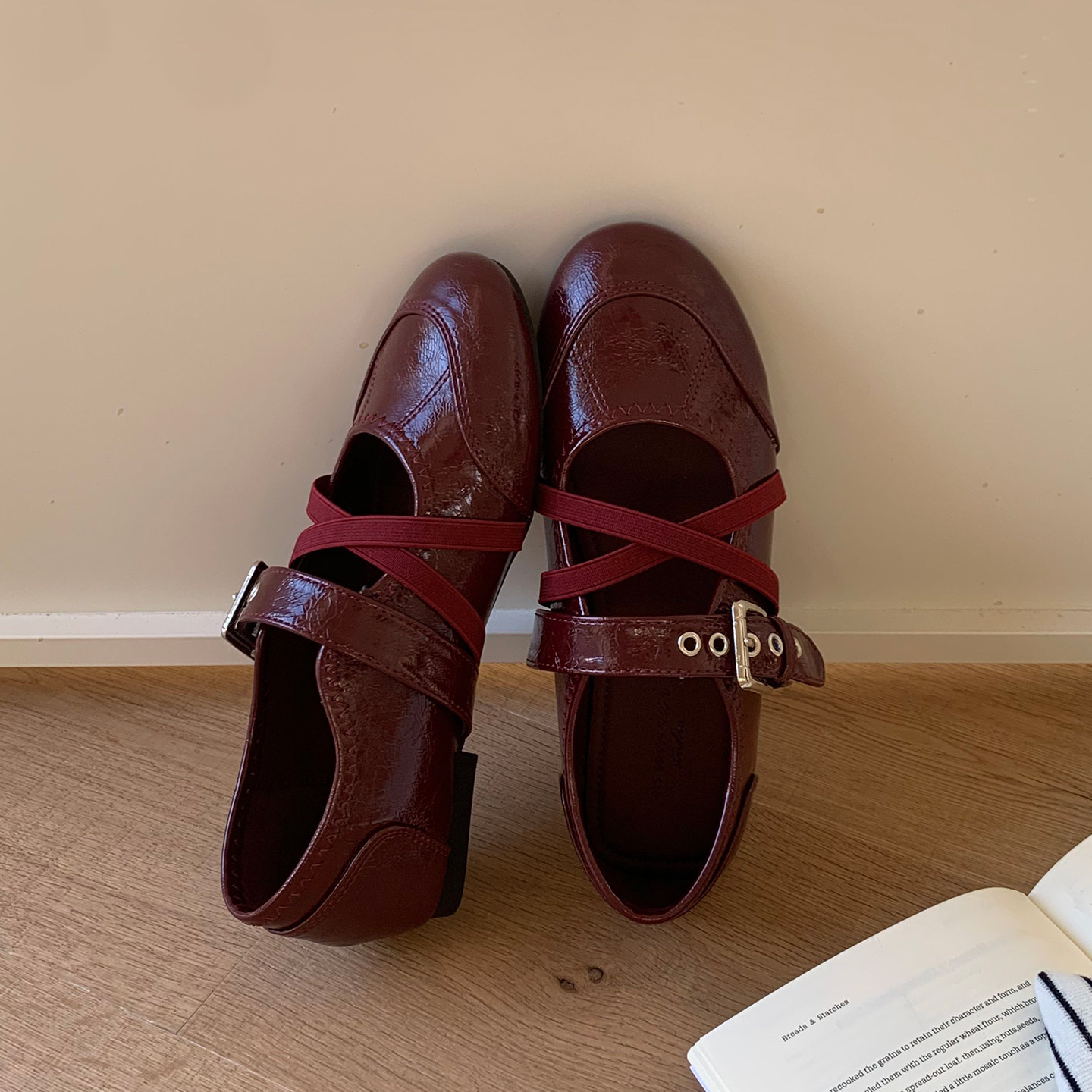 2026新款复古交叉绑带玛丽珍鞋女酒红色皮质芭蕾舞鞋舒适简约单鞋,女鞋,玛丽珍鞋,淘宝优惠券,粉丝福利购,淘宝优惠卷