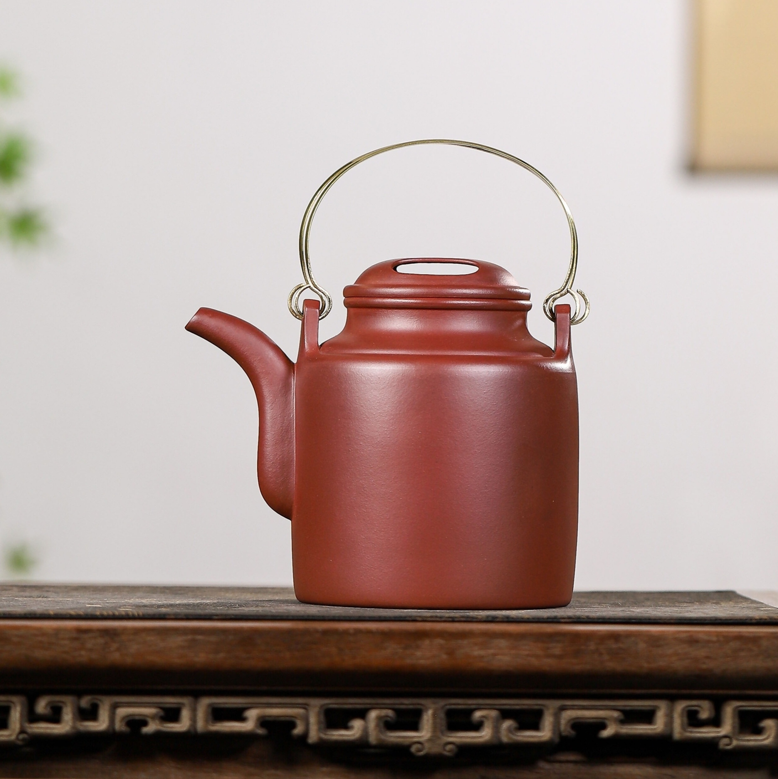 宜兴大品容量提梁紫砂壶