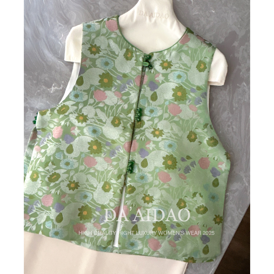 新中式国风马甲外套女背心2025春秋新款洋气织锦缎马夹